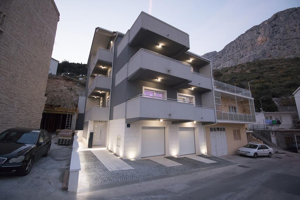 Lct Apartment Laura Omiš Eksteriør billede